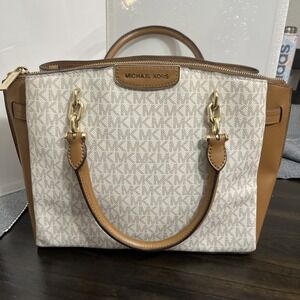 Michael Kors Rochelle Large Satchel- Vanilla/ Acorn
